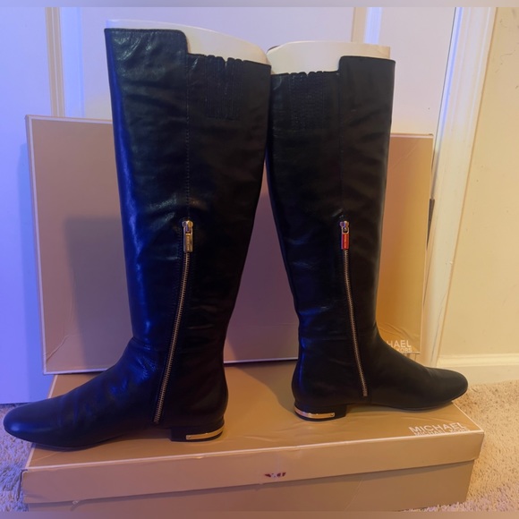 Michael Kors Ailee Flat Boot - Picture 2 of 8